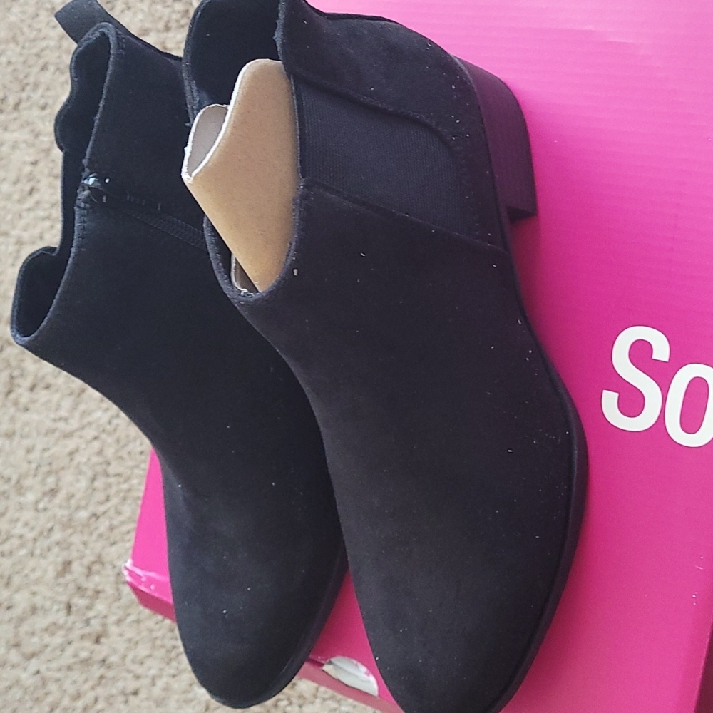 SO suede boots 7.5